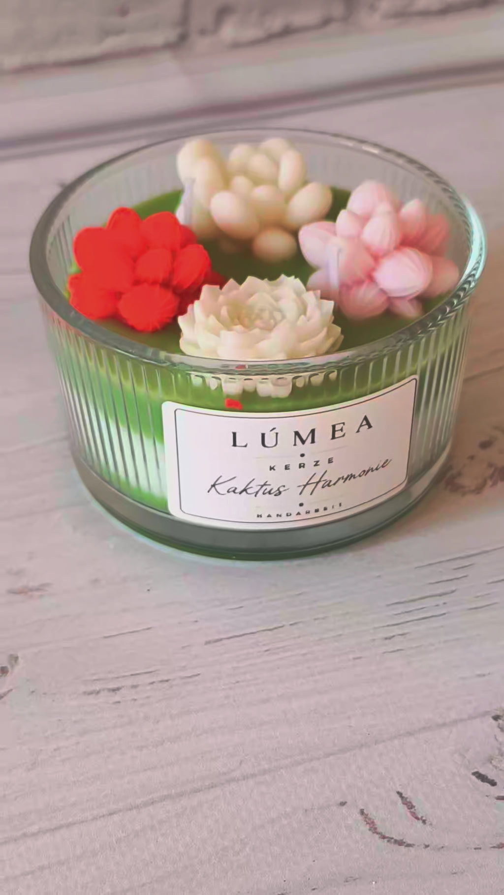 LÚMEA “Kaktus Harmonie” Kerze – Handgemachte Dekokerze mit Kakteen & Blumen